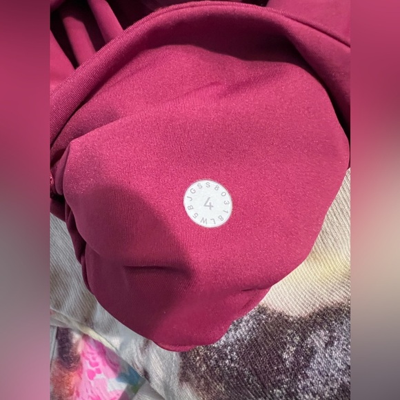 Lululemon Fast Free HR Crop 23” Nulux Size 4 - Picture 5 of 7